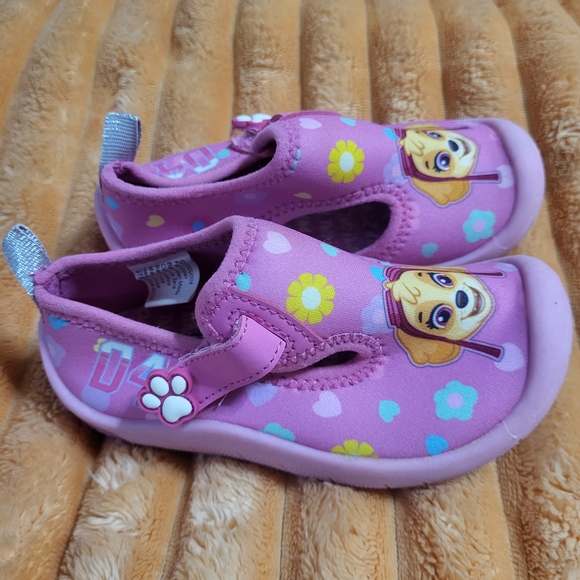Paw Patrol Pink Water Shoes Size 8 - Picture 3 of 4